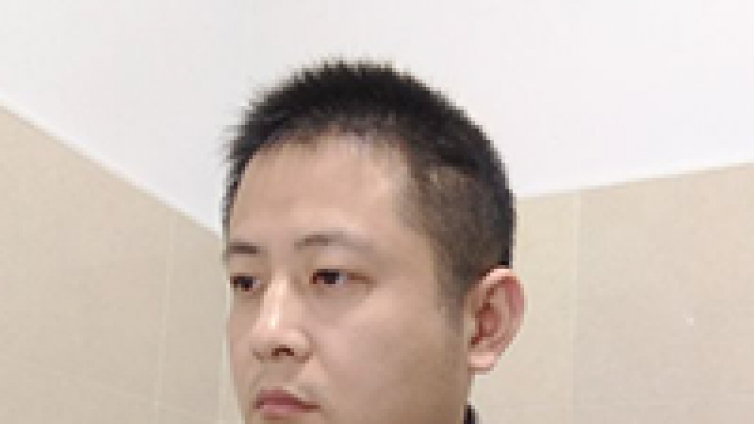 <div class="col-md-7" style="padding:0 20px 0 0;"> 								<h3>呂小鋒</h3> 								<p>中國核工業(yè)華興建設(shè)有限公司<br /><br /></p> 							</div><p class="description">十分有幸參加了2017年第一屆建筑業(yè)財稅知識競賽，并一路走到?jīng)Q賽，取得團隊銀獎的好成績。這次競賽開闊了我的眼界，</p>