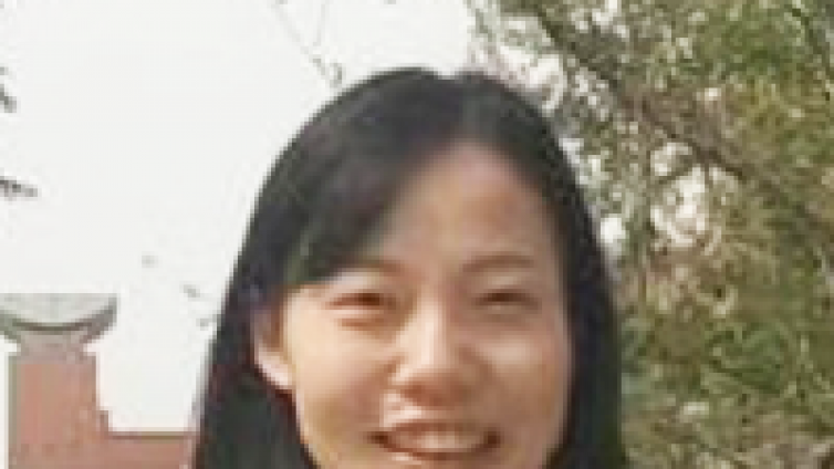 <div class="col-md-7" style="padding:0 20px 0 0;"> 								<h3>曾安如</h3> 								<p>中鐵二局第五工程有限公司<br /><br /><br /></p> 							</div><p class="description">2017年轉(zhuǎn)眼即逝，除了感嘆時光如梭之外還真不知道他留下了什么。2017年我覺得這一年我的關(guān)鍵詞是考試</p>